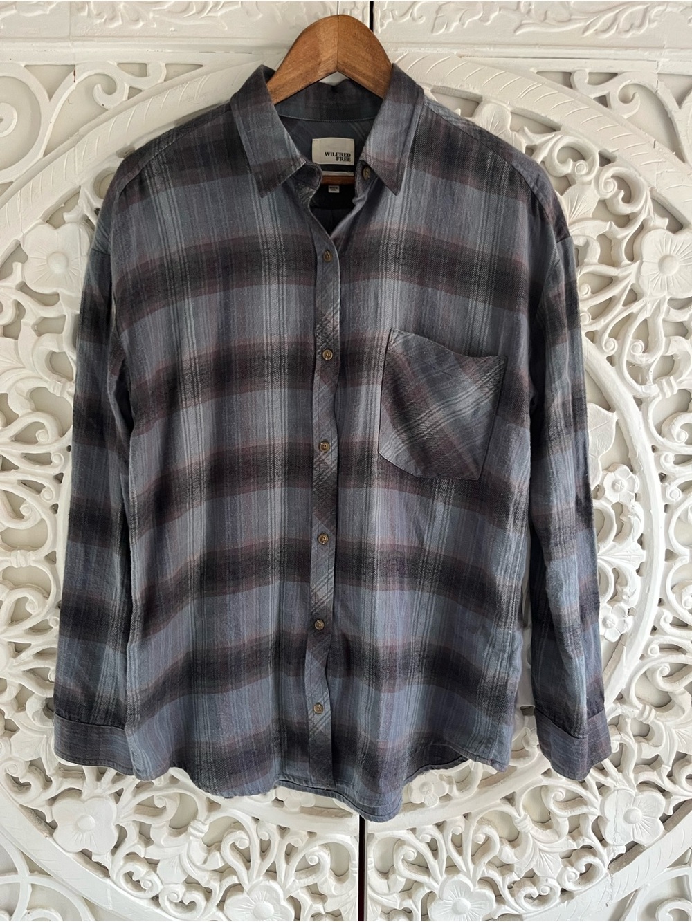Wilfred Free Plaid Flannel Button Up Shirt Gray Blue Cotton Soft Size Medium